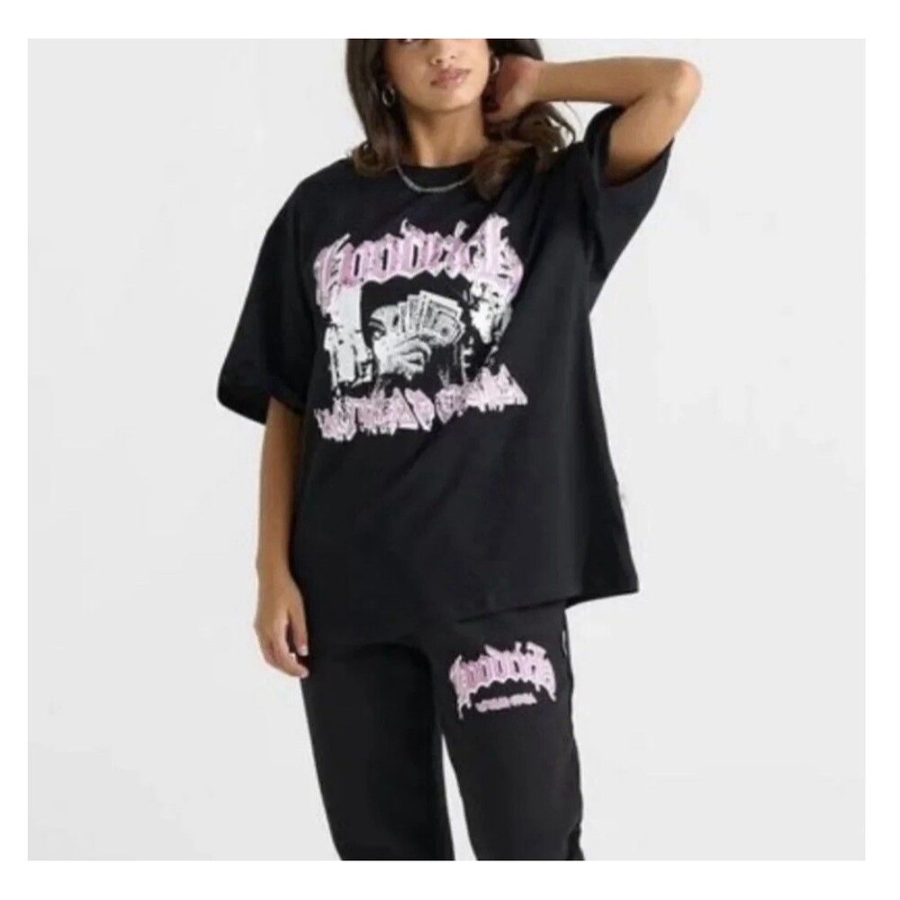 Hoodrich Graphic t-shirt SizeXS BRAND NEW! With Tags! Black With Pink Graphic